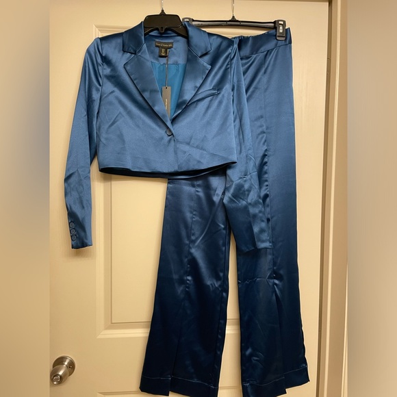 House of Harlow 1960 Blue Satin Cropped Blazer and Pants 2 Piece Set